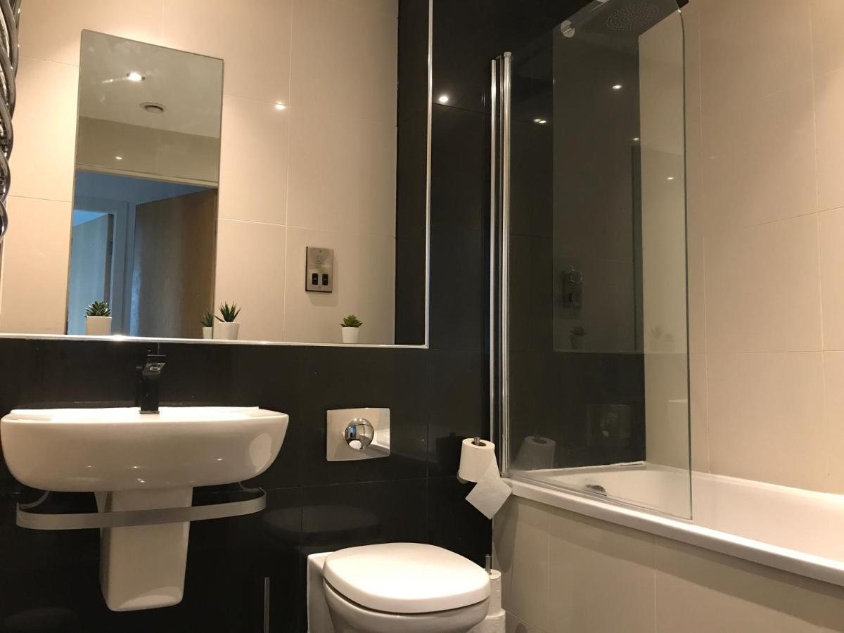 Apartment Perfect For Work Or Leisure, This 12Th Floor Apartment Near The City Centre Provides Stunning Panoramic Views Of Sheffield Sheffield