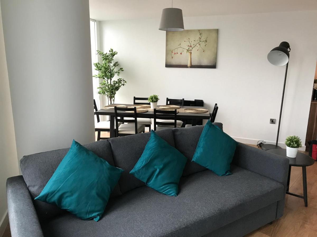 Apartment Perfect For Work Or Leisure, This 12Th Floor Apartment Near The City Centre Provides Stunning Panoramic Views Of Sheffield *