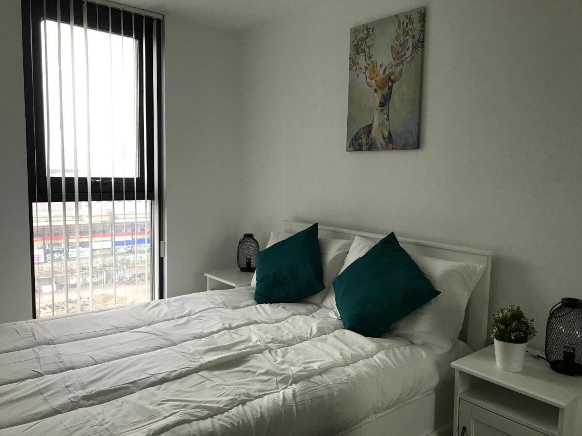 Perfect For Work Or Leisure, This 12Th Floor Apartment Near The City Centre Provides Stunning Panoramic Views Of Sheffield *