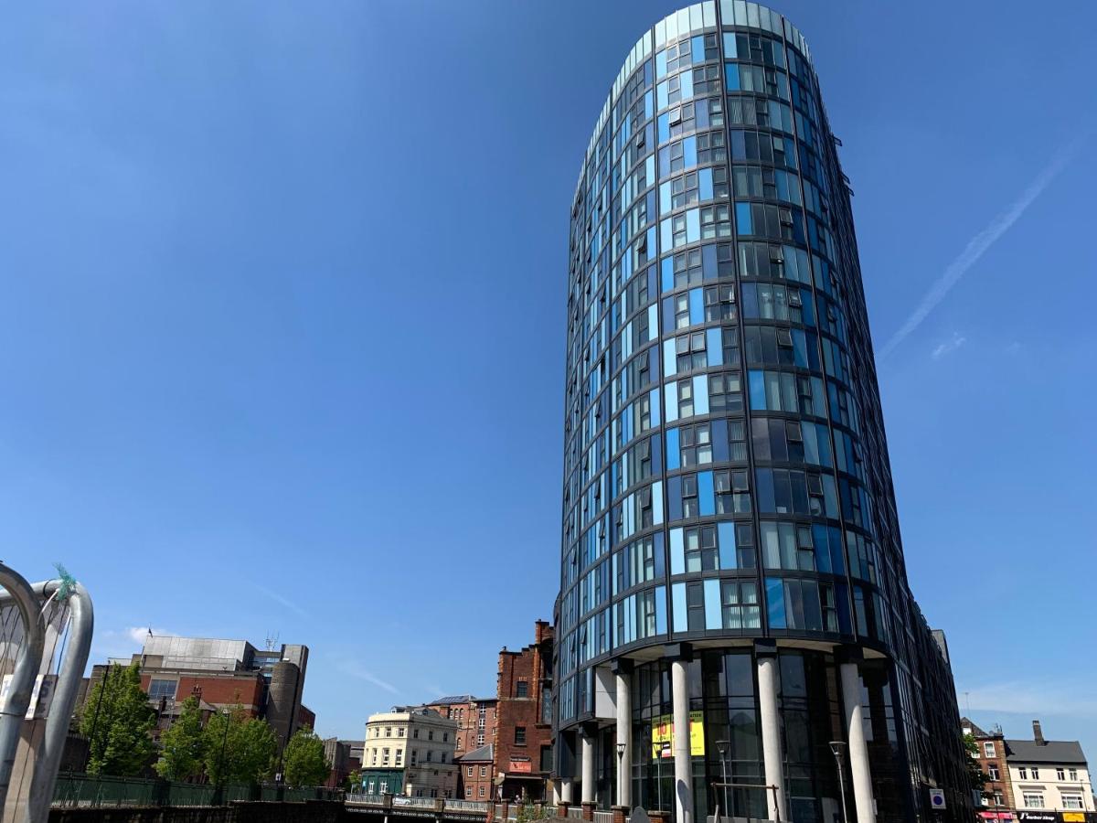 Perfect For Work Or Leisure, This 12Th Floor Apartment Near The City Centre Provides Stunning Panoramic Views Of Sheffield * Sheffield