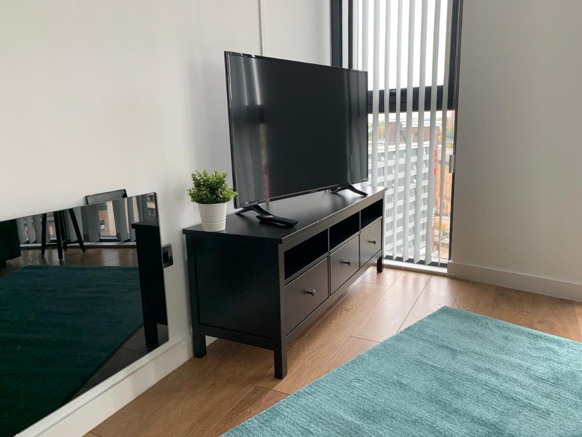 Perfect For Work Or Leisure, This 12Th Floor Apartment Near The City Centre Provides Stunning Panoramic Views Of Sheffield *