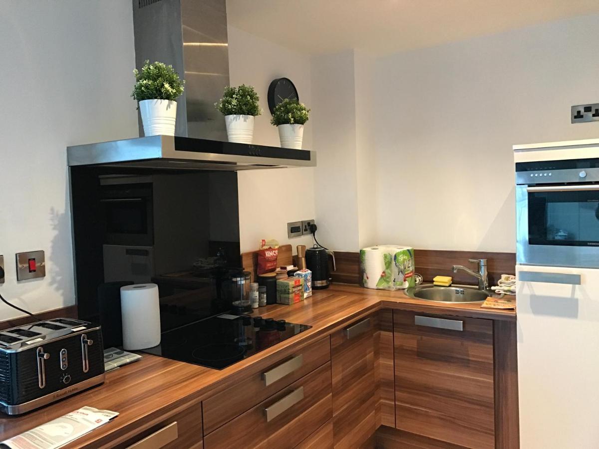 Apartment Perfect For Work Or Leisure, This 12Th Floor Apartment Near The City Centre Provides Stunning Panoramic Views Of Sheffield
